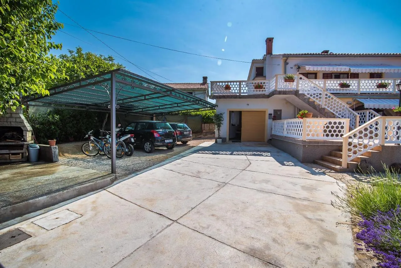 Apartments With A Parking Space Malinska