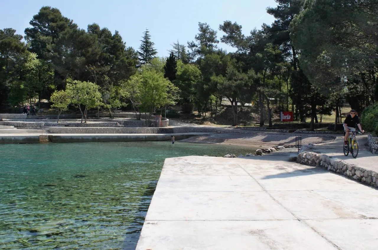 Apartments With A Parking Space Malinska