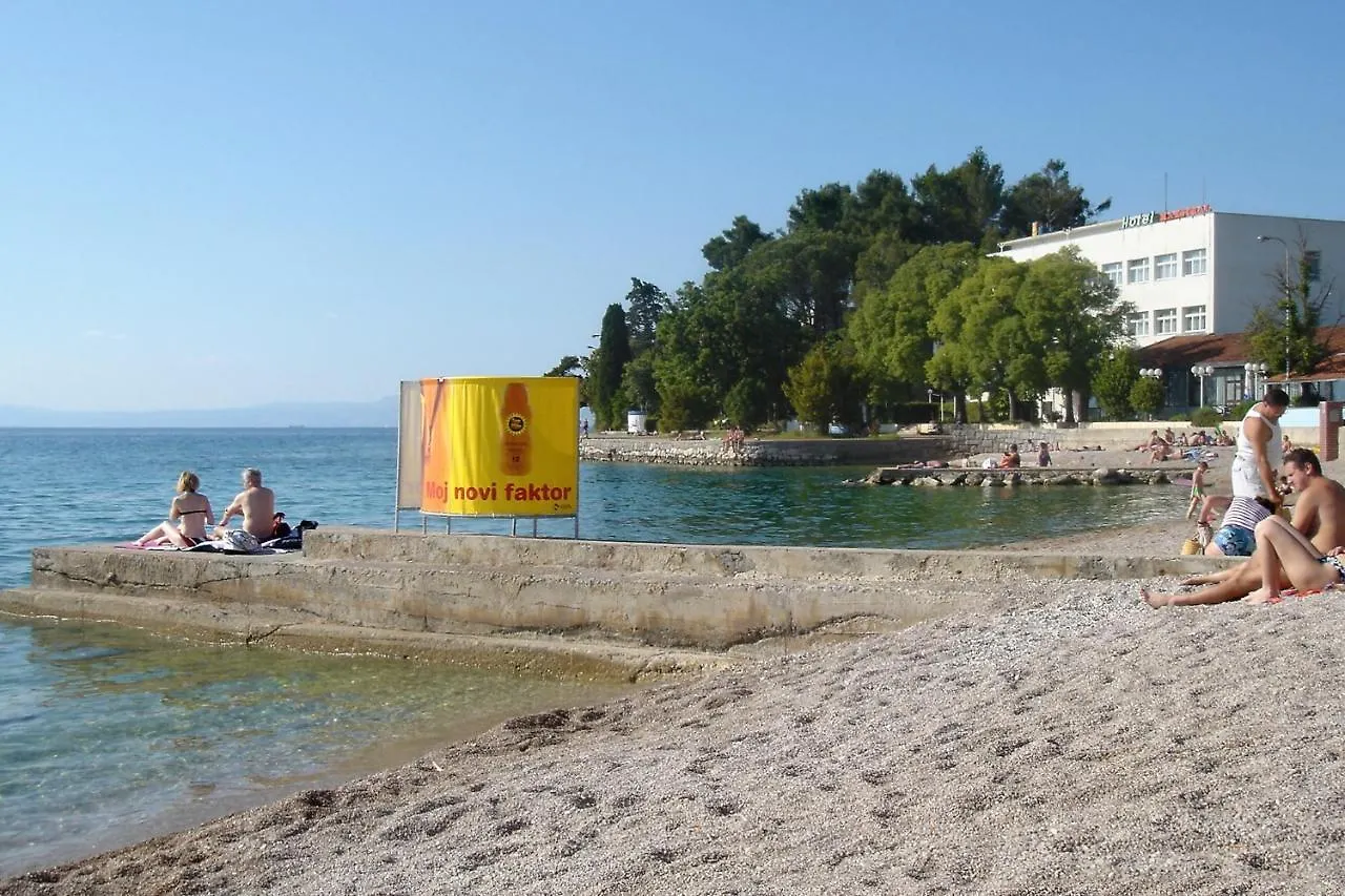 Apartments With A Parking Space Malinska