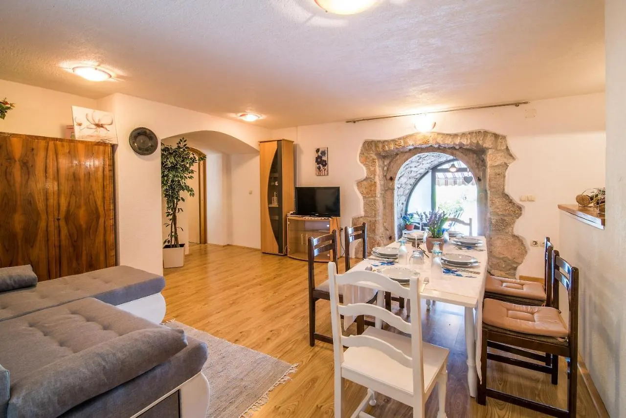 Apartments With A Parking Space Malinska